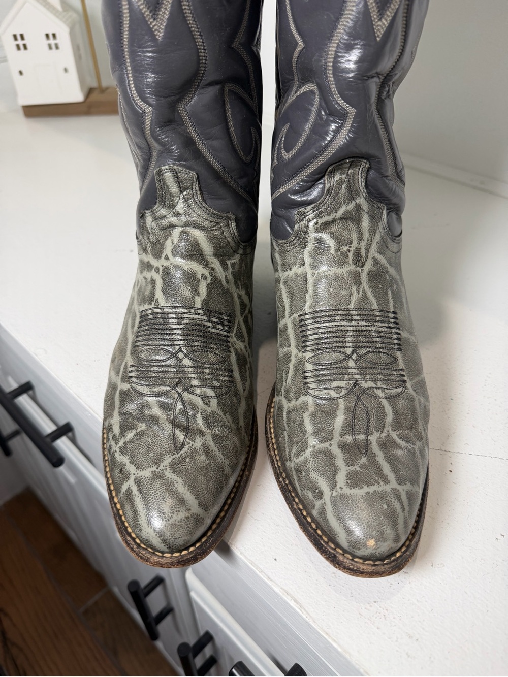 Vintage Abilene Men’s 9.5D Gray Elephant Print Leather Cowboy Boots USA - Picture 3 of 9